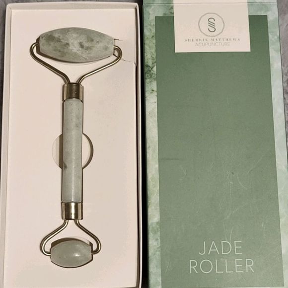 Jade‎ Roller - Picture 1 of 5